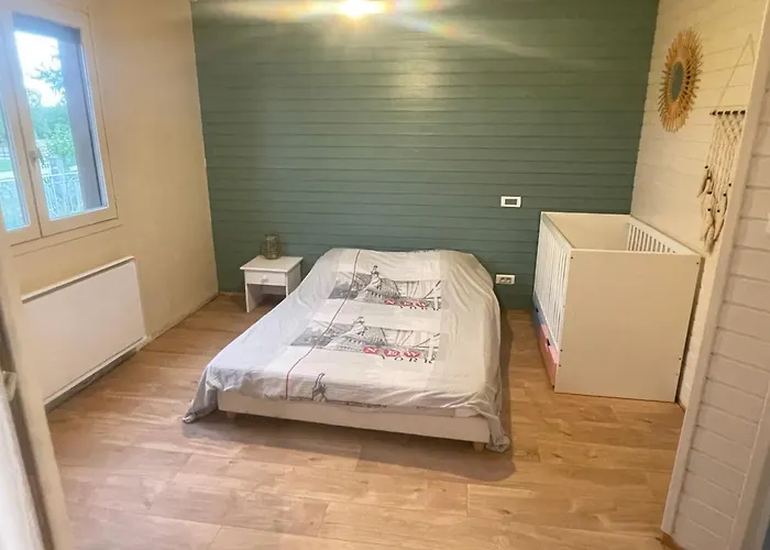 Maison 11personnes Calme, Emplacement Ideal 펜션